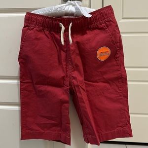 Color red . Size 10 boy … brand new with tag .